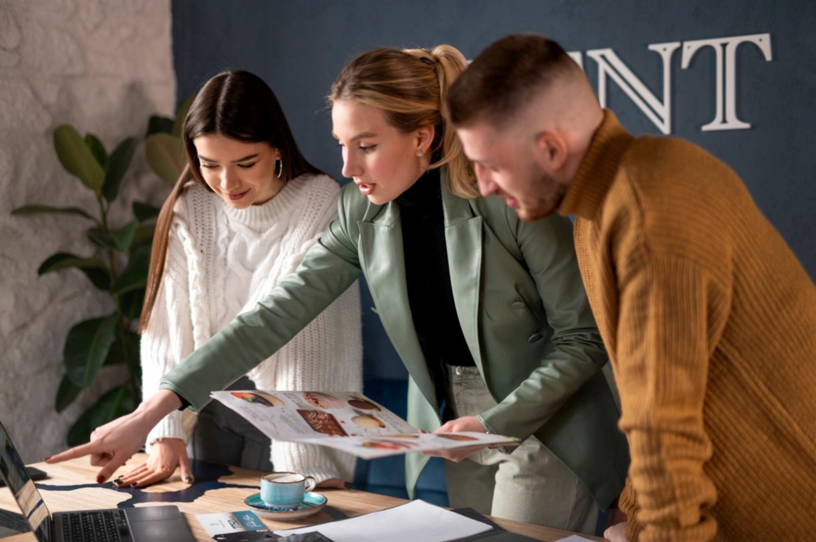 Análisis de datos financieros en tablet